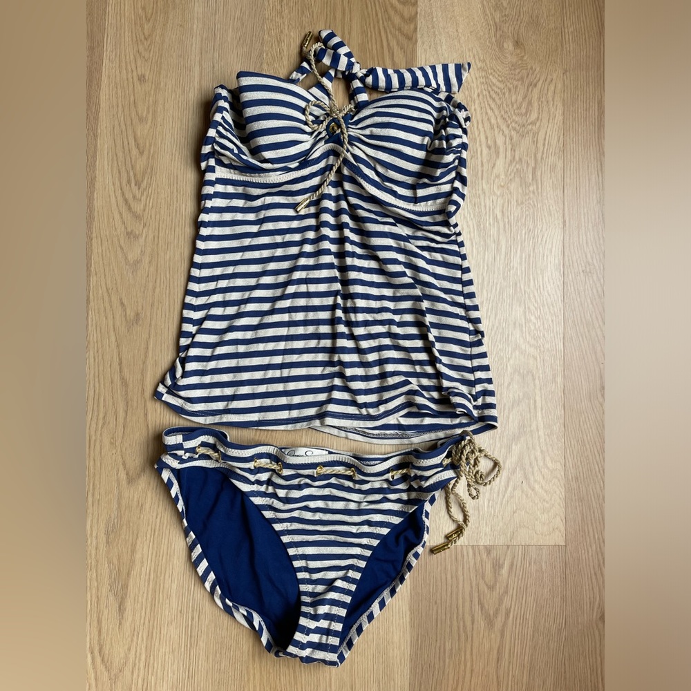 Jessica Simpson size medium top large bottom